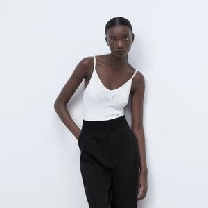 ✨ SEAMLESS LACE BODYSUIT✨